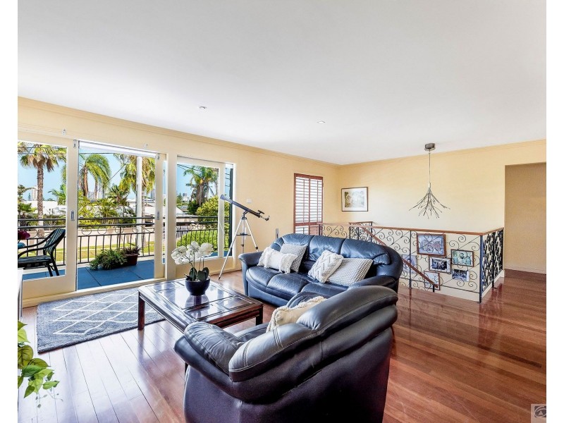 31 Pacific Boulevard, Broadbeach Waters QLD 4218