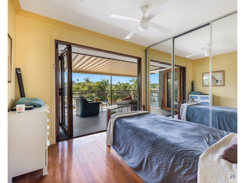 31 Pacific Boulevard, Broadbeach Waters QLD 4218