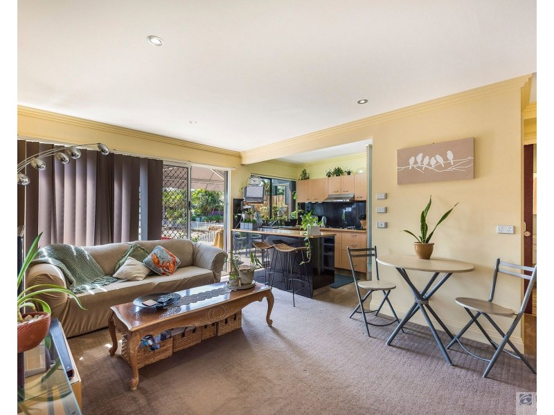 31 Pacific Boulevard, Broadbeach Waters QLD 4218