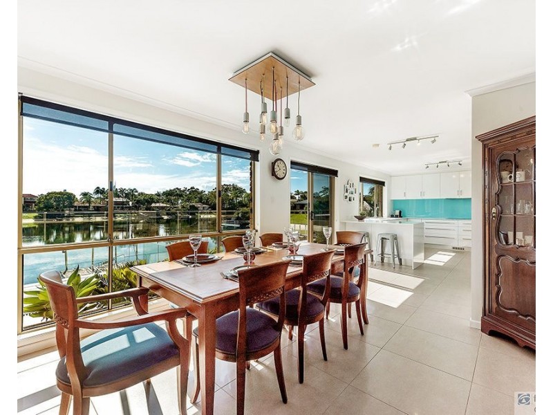 92 Waitomo Street, Broadbeach Waters QLD 4218