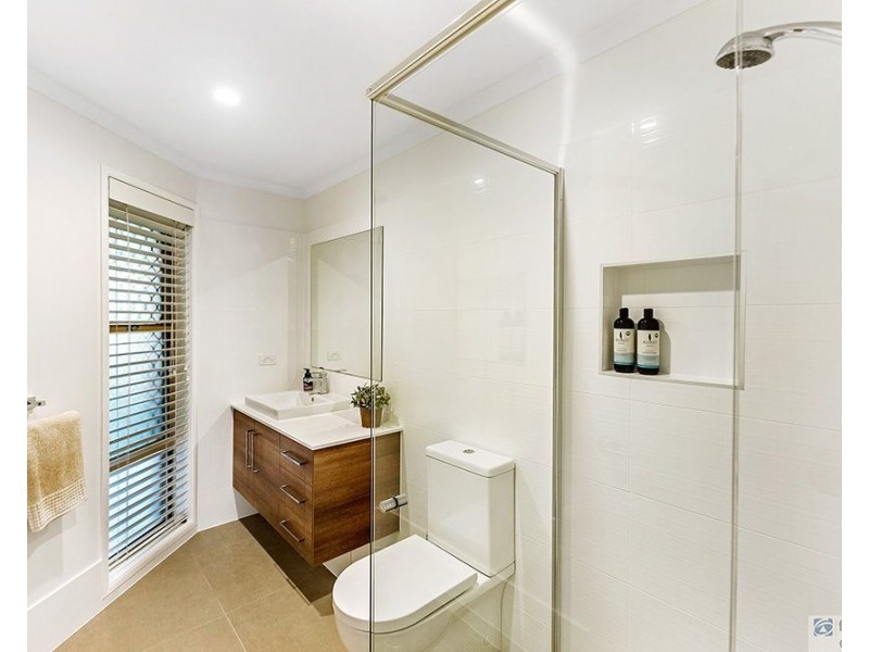 92 Waitomo Street, Broadbeach Waters QLD 4218