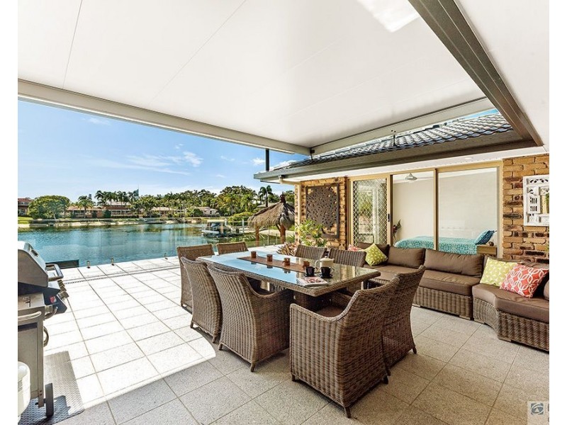 92 Waitomo Street, Broadbeach Waters QLD 4218