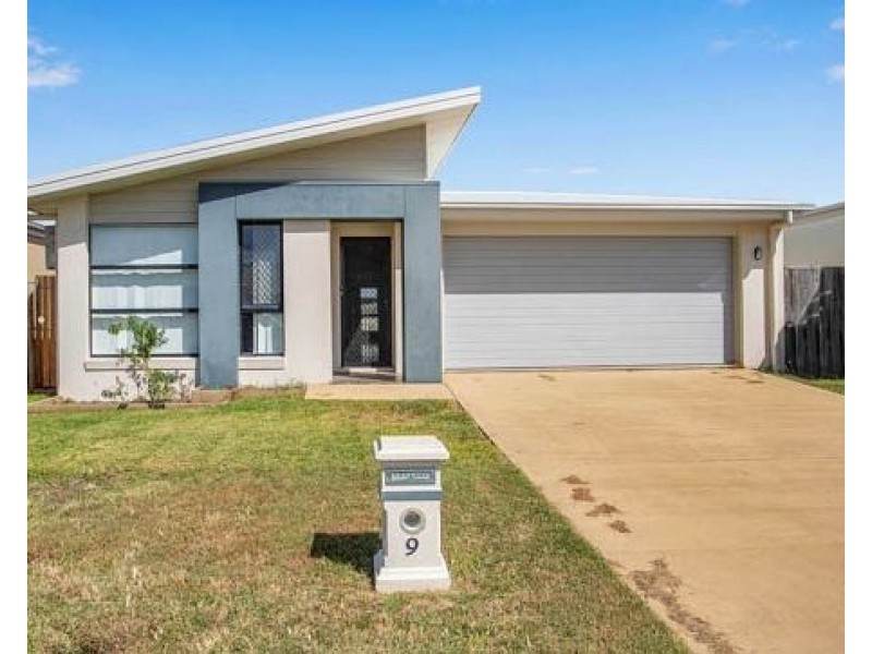 9 Henley Close, Blacks Beach QLD 4740