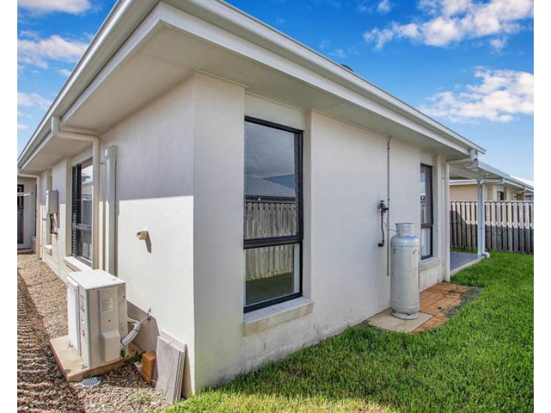 9 Henley Close, Blacks Beach QLD 4740