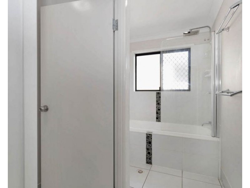 9 Henley Close, Blacks Beach QLD 4740