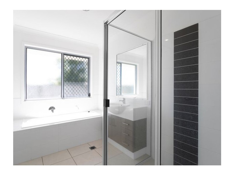 1 Goldwyn Close, Bakers Creek QLD 4740