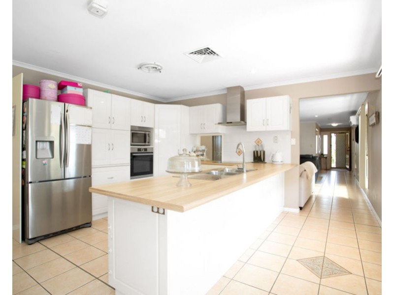 3 Sologinkins Road, Rural View QLD 4740