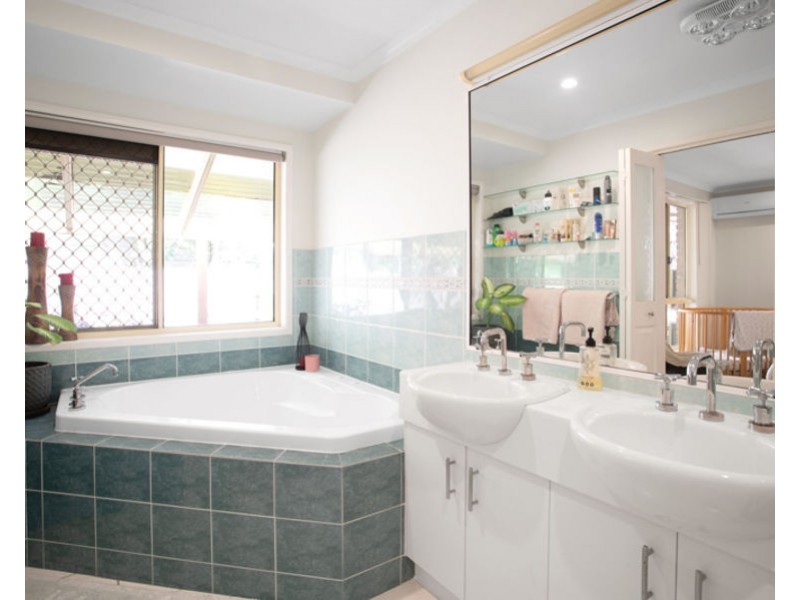 3 Sologinkins Road, Rural View QLD 4740