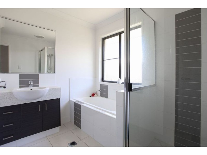 18 Bjelke Circuit, Rural View QLD 4740