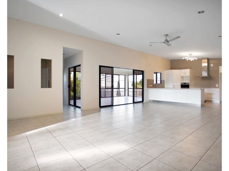 12 Ahern Court, Rural View QLD 4740