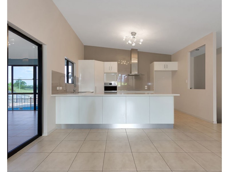 12 Ahern Court, Rural View QLD 4740