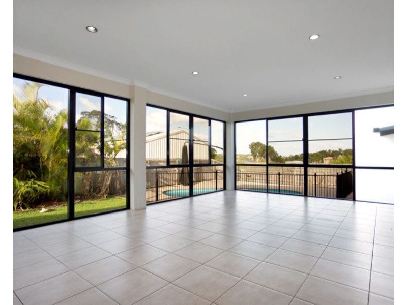 12 Ahern Court, Rural View QLD 4740