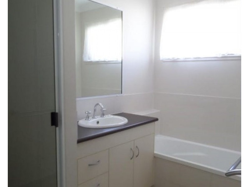 1 Hangan Street, Bucasia QLD 4750