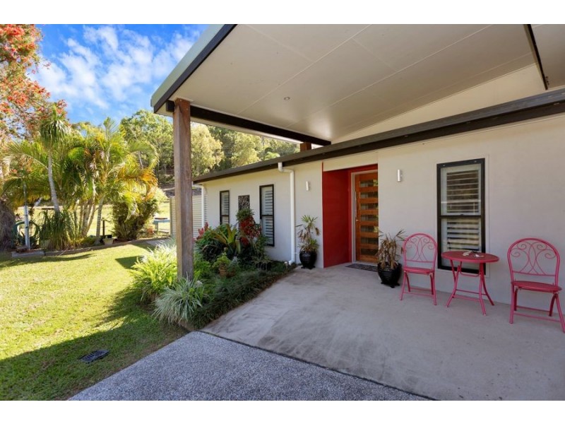 18 Milkins Street, Ball Bay QLD 4741