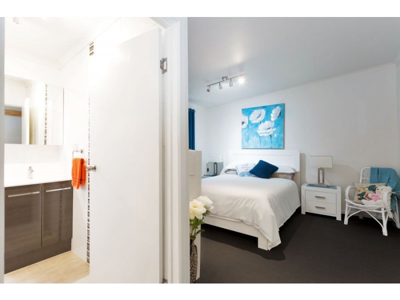 18 Milkins Street, Ball Bay QLD 4741