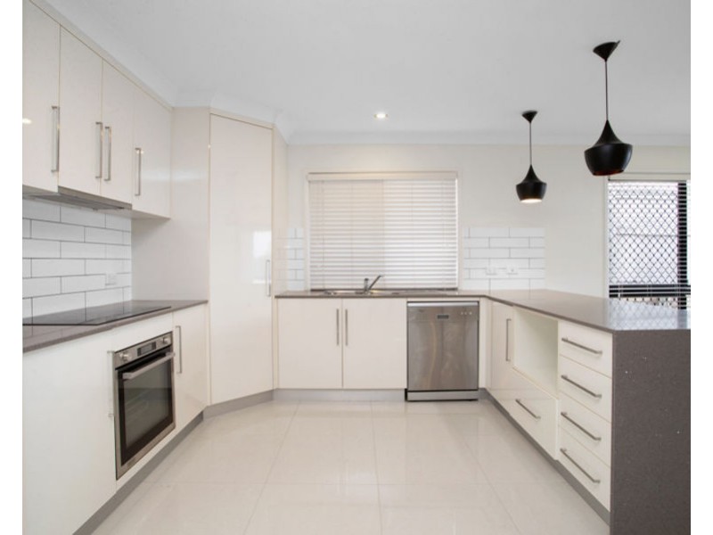 6 Bensara Crescent, Beaconsfield QLD 4740