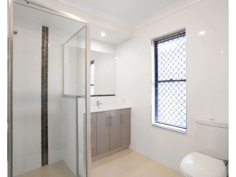 6 Bensara Crescent, Beaconsfield QLD 4740