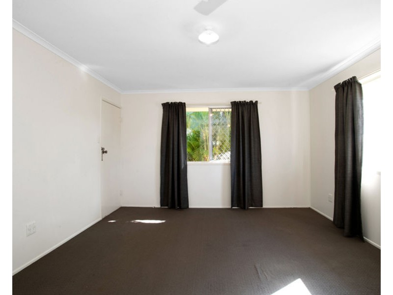 Unit 1 & 2, 4 Osprey Close, Slade Point QLD 4740