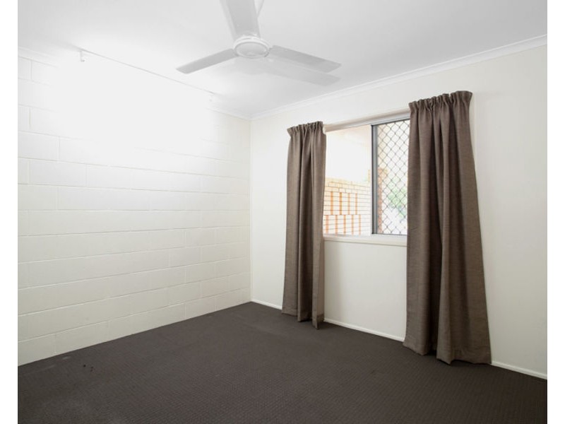 Unit 1 & 2, 4 Osprey Close, Slade Point QLD 4740