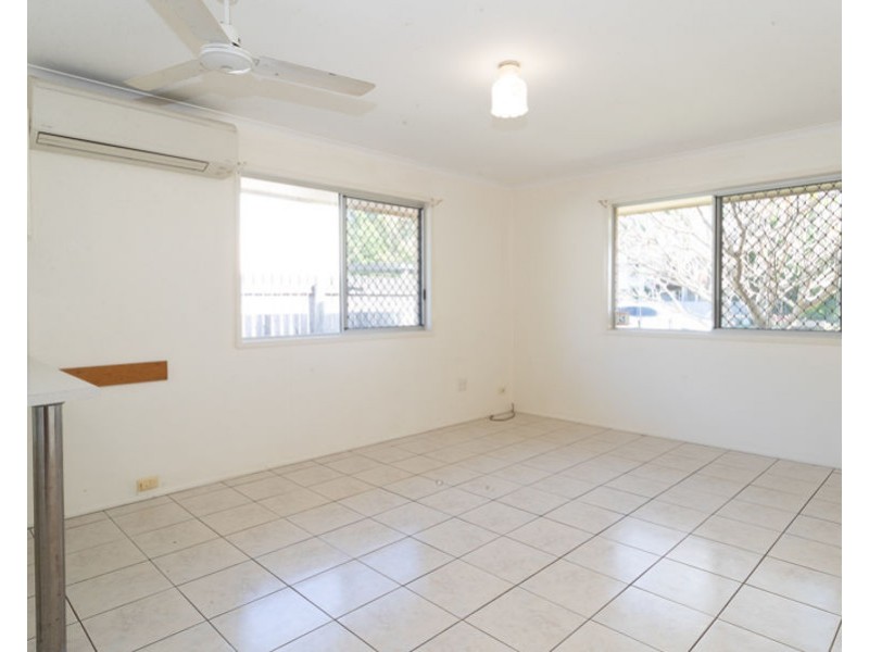 Unit 1 & 2, 4 Osprey Close, Slade Point QLD 4740