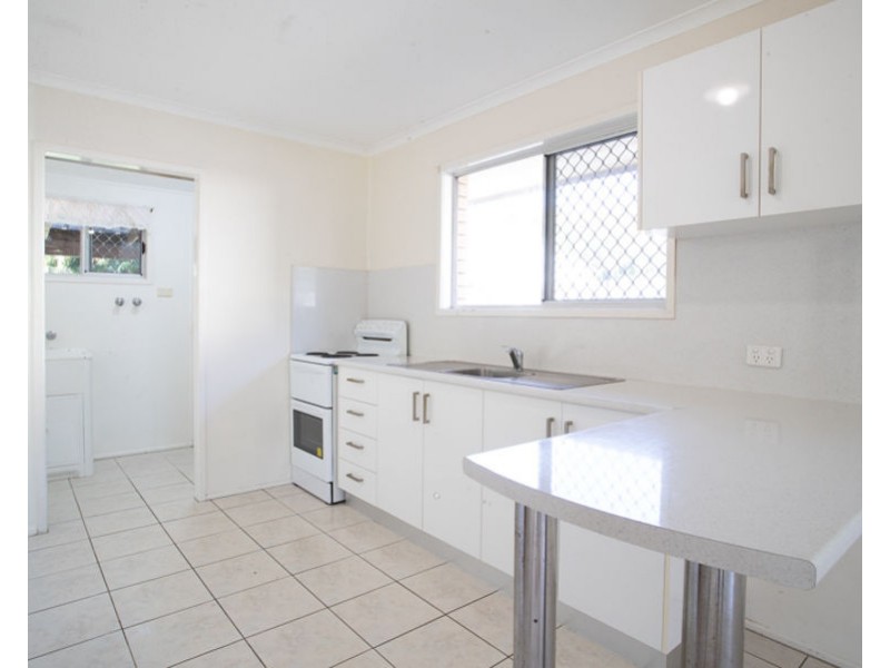 Unit 1 & 2, 4 Osprey Close, Slade Point QLD 4740