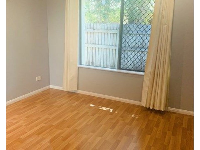 10 Eva Parade, Glenella QLD 4740