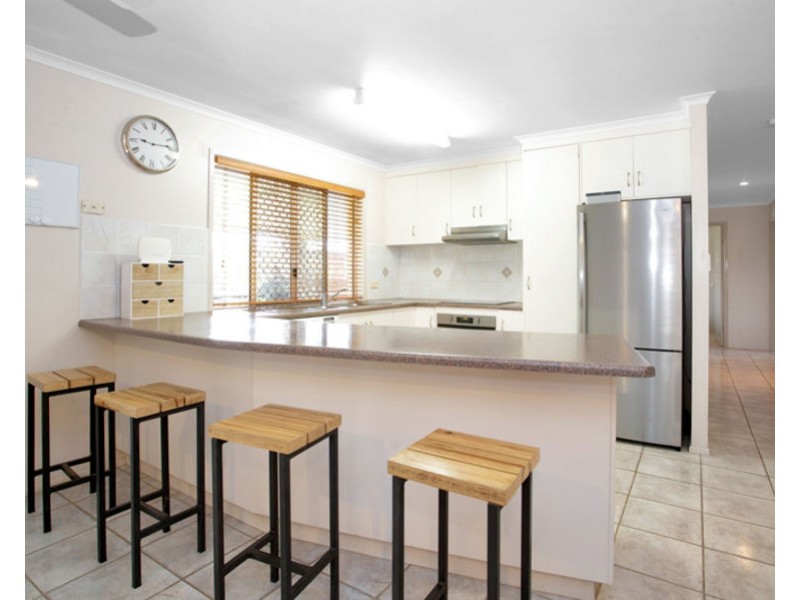 19 Caledonian Drive, Beaconsfield QLD 4740