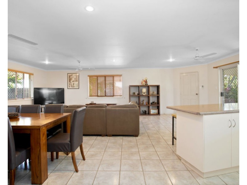 19 Caledonian Drive, Beaconsfield QLD 4740