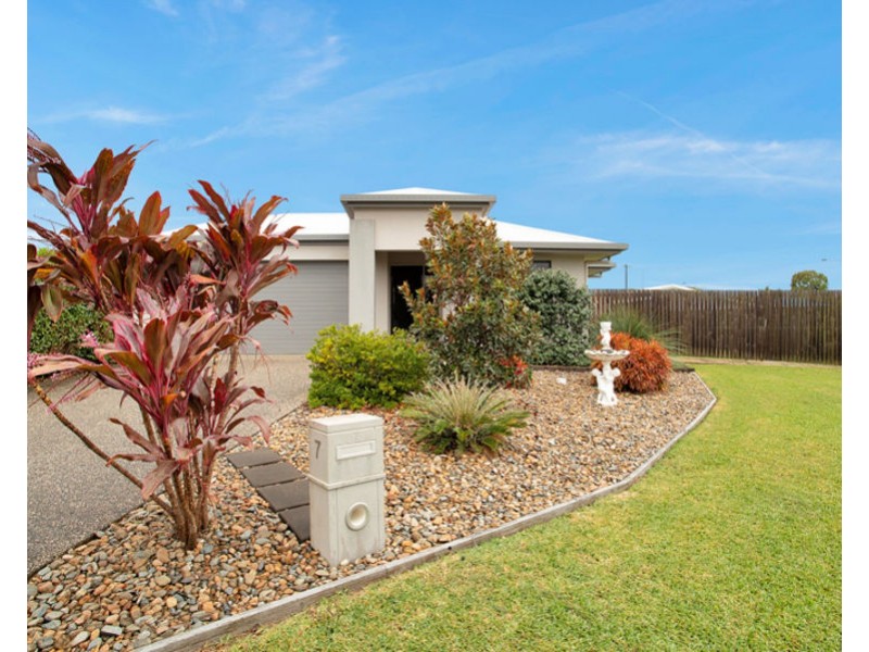 7 Cove Court, Bakers Creek QLD 4740