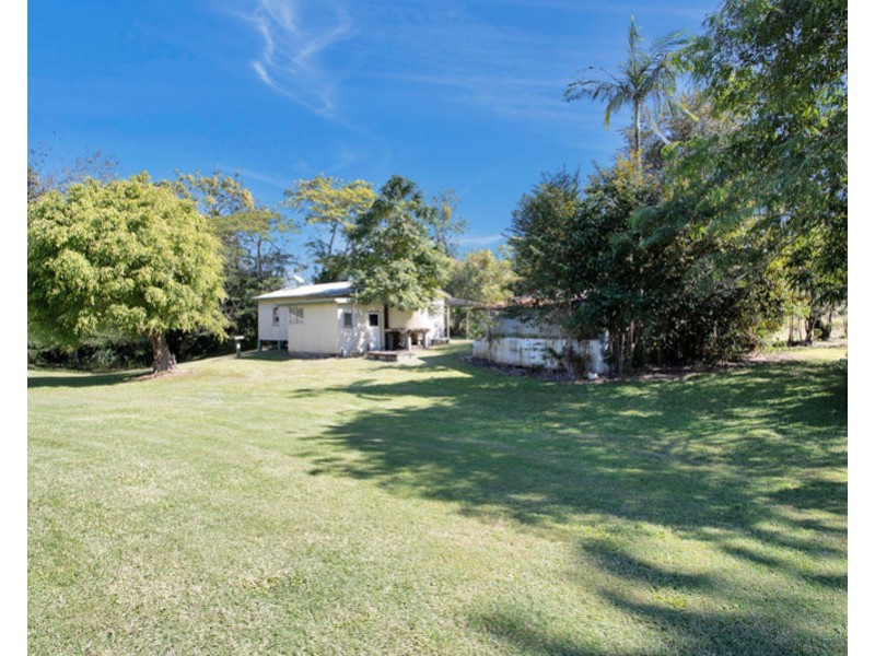 10 Chelona School Road, Chelona QLD 4740