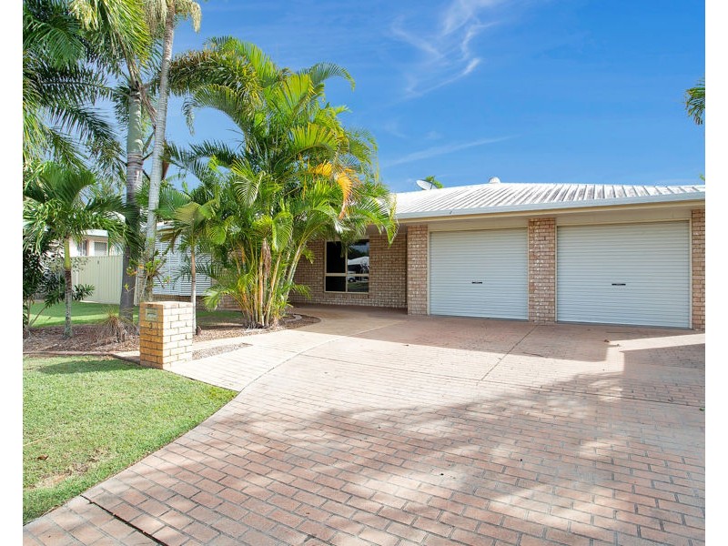 2 Michelle Crescent, Bucasia QLD 4750