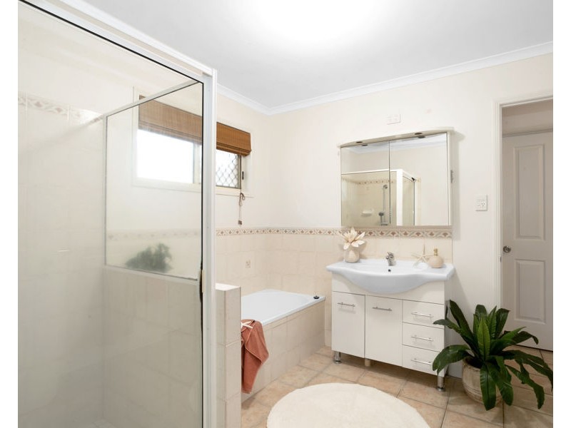 2 Michelle Crescent, Bucasia QLD 4750