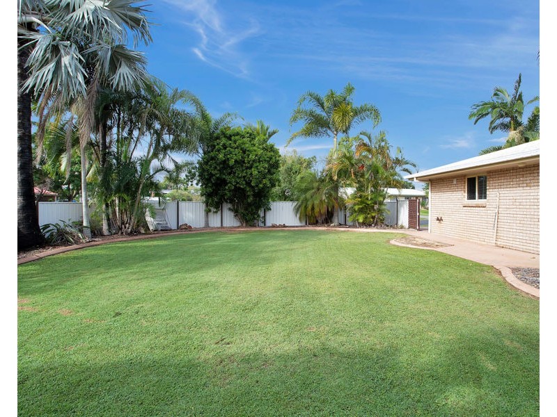 2 Michelle Crescent, Bucasia QLD 4750