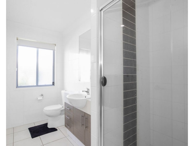 45 Makybe Diva Drive, Ooralea QLD 4740