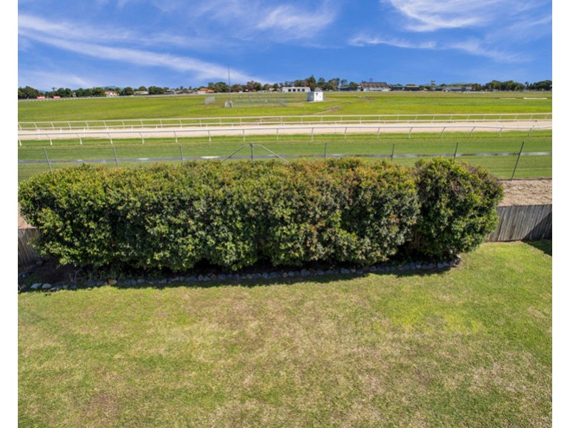 45 Makybe Diva Drive, Ooralea QLD 4740