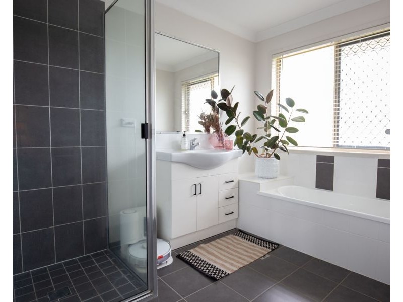 16 College Court, North Mackay QLD 4740
