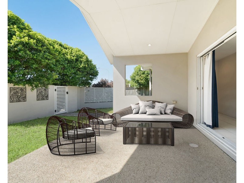 2 Berkshire Lane, Ooralea QLD 4740