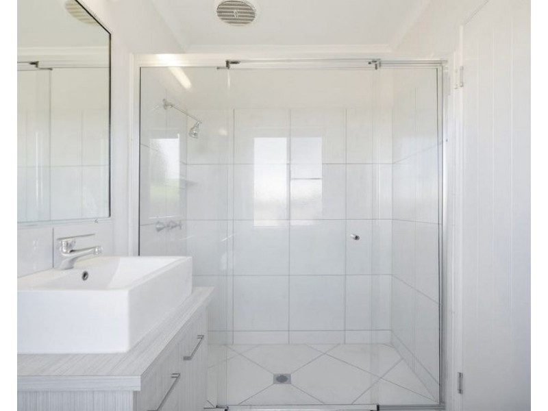 2 Berkshire Lane, Ooralea QLD 4740