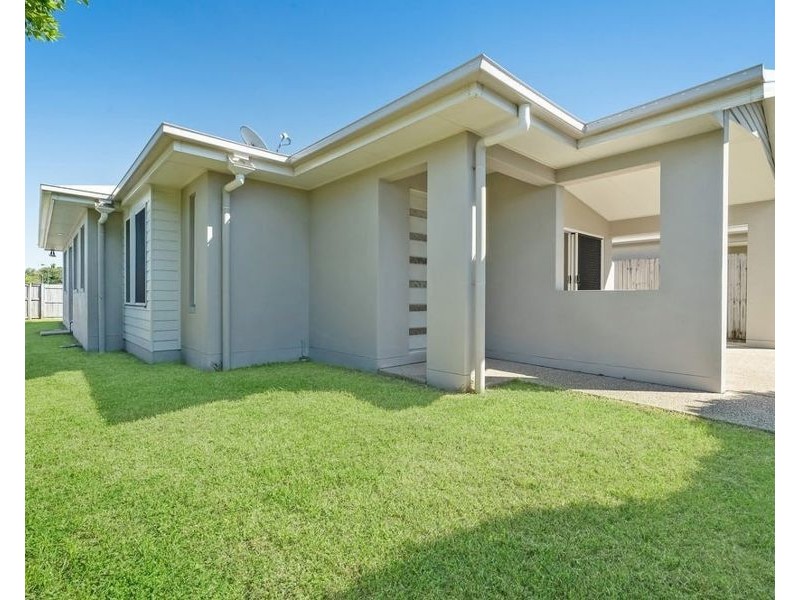2 Berkshire Lane, Ooralea QLD 4740