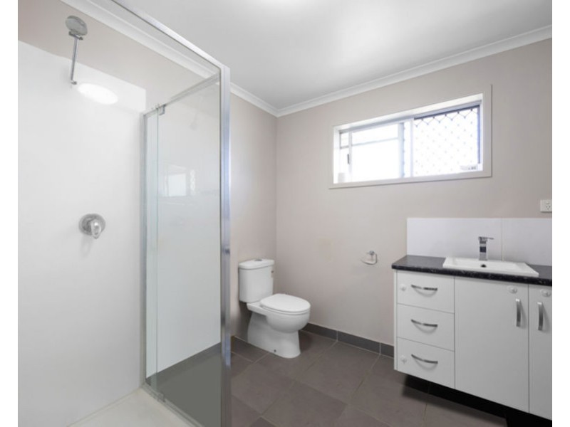 1&2/4 Leeuwin Court, Andergrove QLD 4740