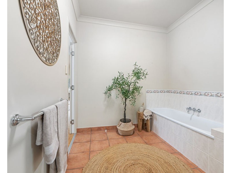 4 James Croker Drive, Mount Pleasant QLD 4740