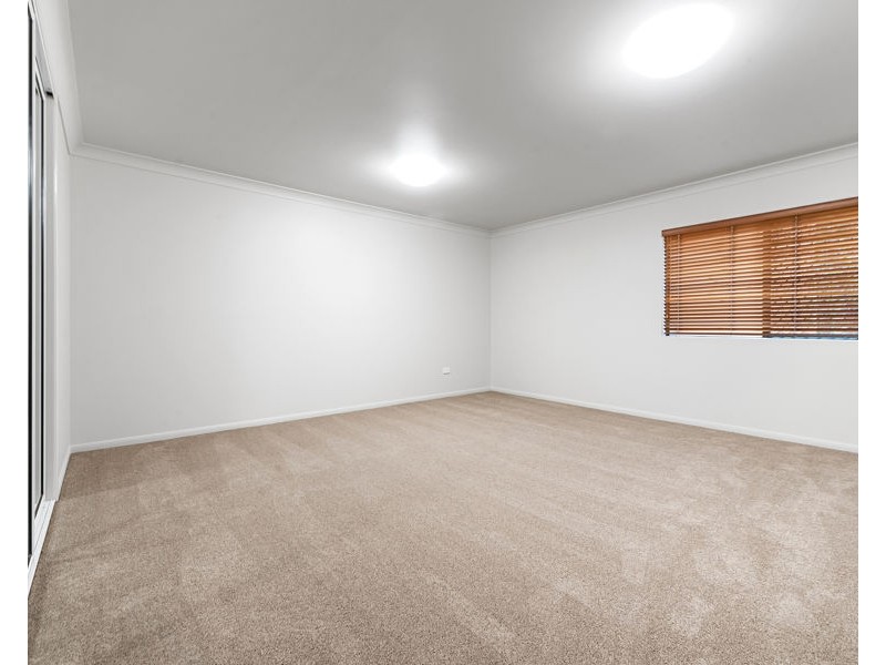 4 James Croker Drive, Mount Pleasant QLD 4740