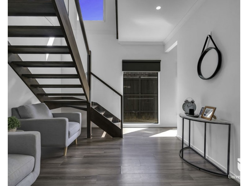 35 Upthorpe Way, Mickleham VIC 3064