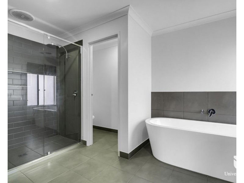 35 Upthorpe Way, Mickleham VIC 3064