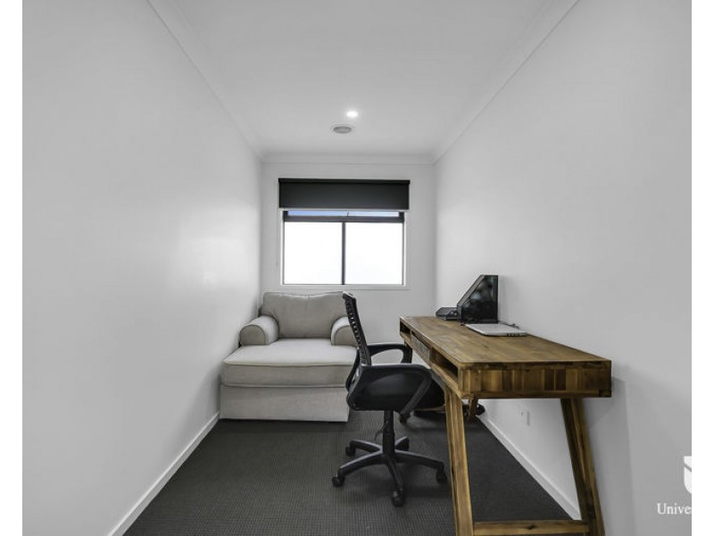 35 Upthorpe Way, Mickleham VIC 3064