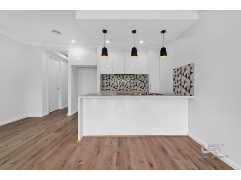 43 Bowenia Avenue, Craigieburn VIC 3064