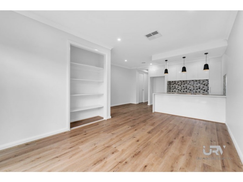 43 Bowenia Avenue, Craigieburn VIC 3064