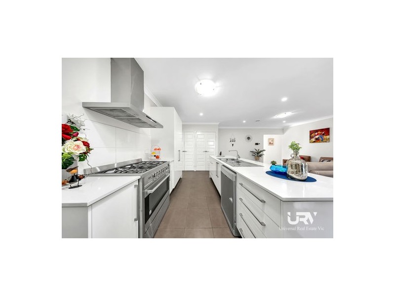 13 Eveline Street, Craigieburn VIC 3064