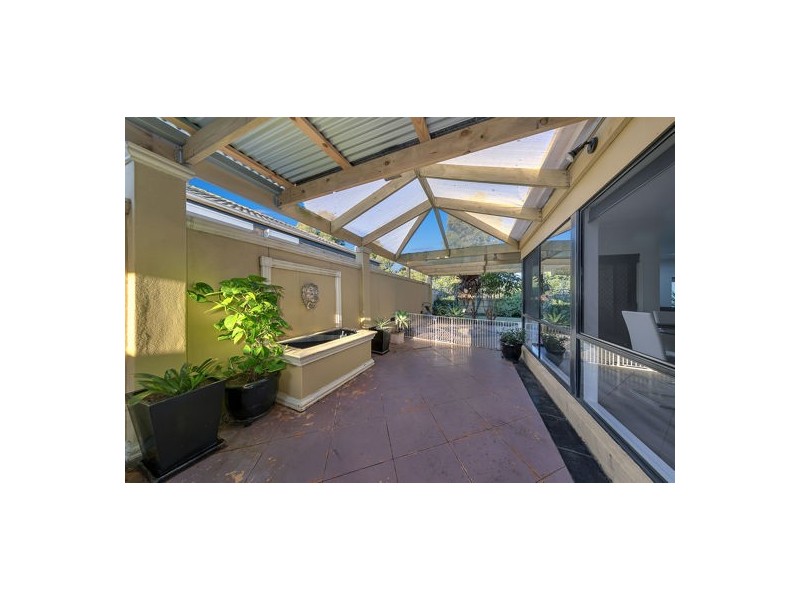 13 Masters Circuit, Roxburgh Park VIC 3064