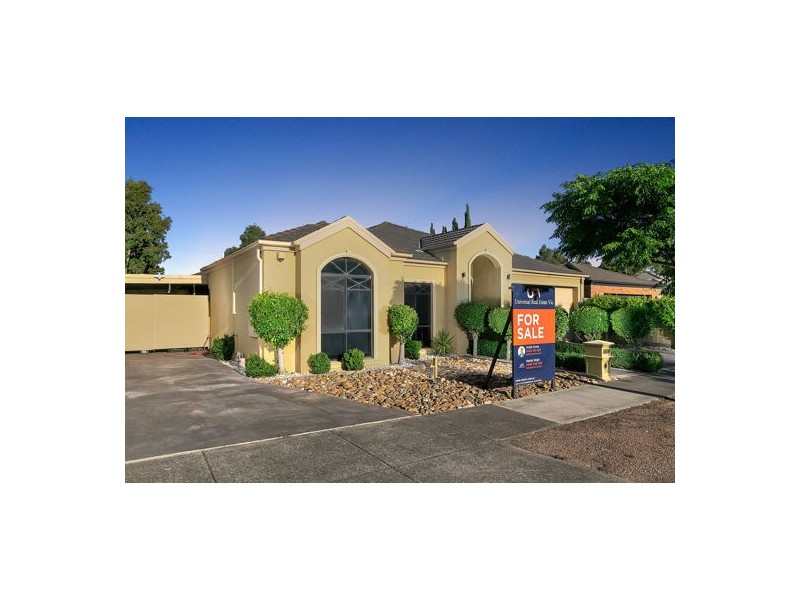 13 Masters Circuit, Roxburgh Park VIC 3064